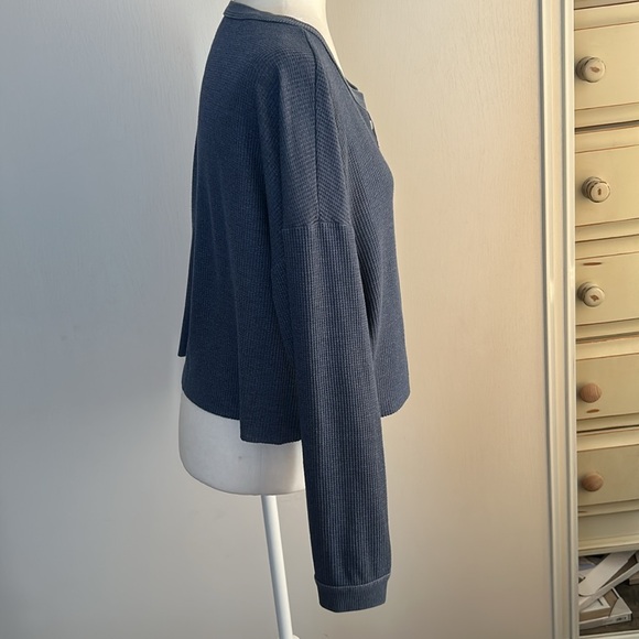 American eagle Henley crop long sleeve - Picture 6 of 8